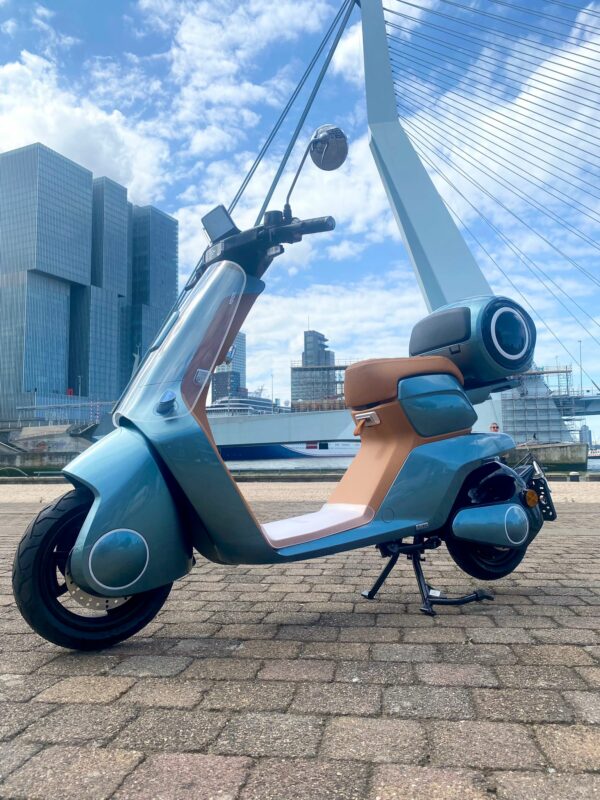 Elektrische Scooter Keren Stardust Mat Zwart